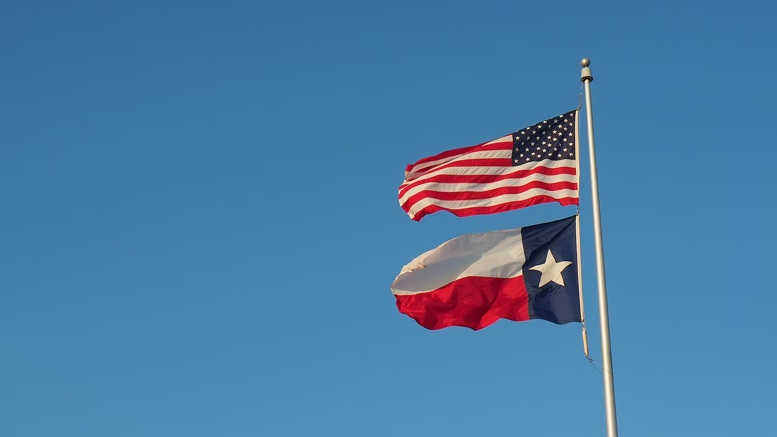 Texas hace un llamado a inversionistas internacionales tras reforma judicial en México