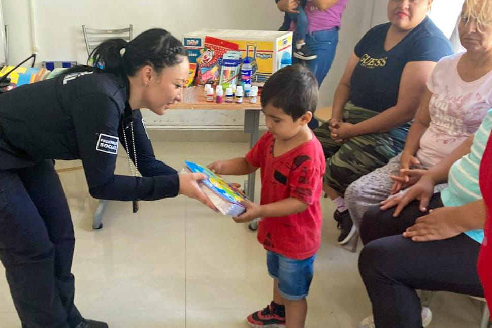 POLICÍA DE RAMOS ARIZPE APOYA A ESCUELA DE EDUCACIÓN INICIAL EN HIPÓLITO