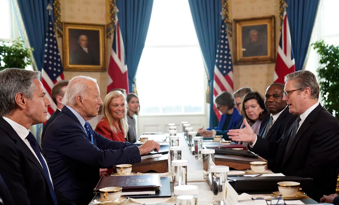 Biden y Starmer se reúnen en Washington para discutir restricciones sobre uso de armas en Ucrania
