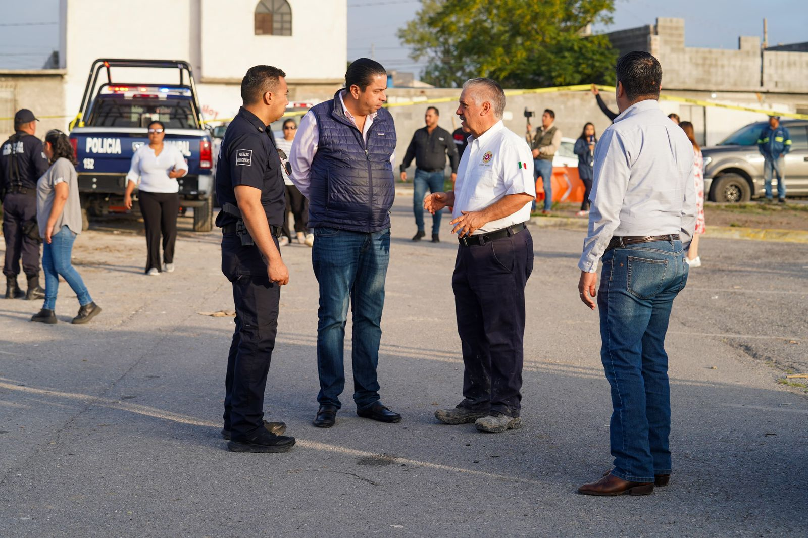 SE REUNE ALCALDE DE RAMOS ARIZPE CON FAMILIARES DE DESAPARECIDOS EN ARROYO