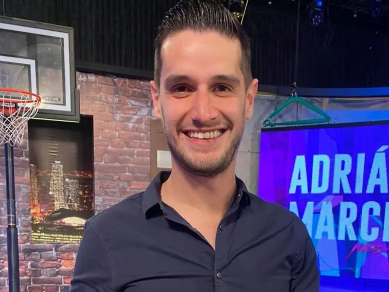 Adrián Marcelo se burla de la cancelación de su show en el Pepsi Center con una foto