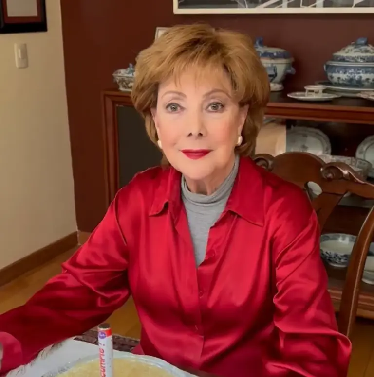 Jacqueline Andere suplica que le den trabajo a sus 86 años