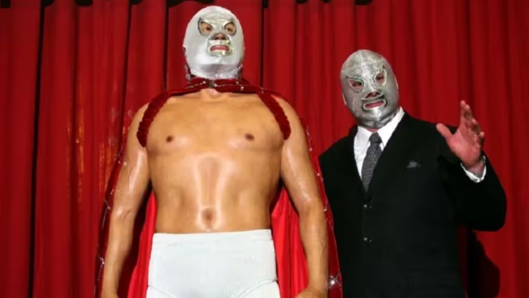 El Hijo del Santo revela que anhela hacer una bioserie de su padre y de él después de retirarse de la lucha libre