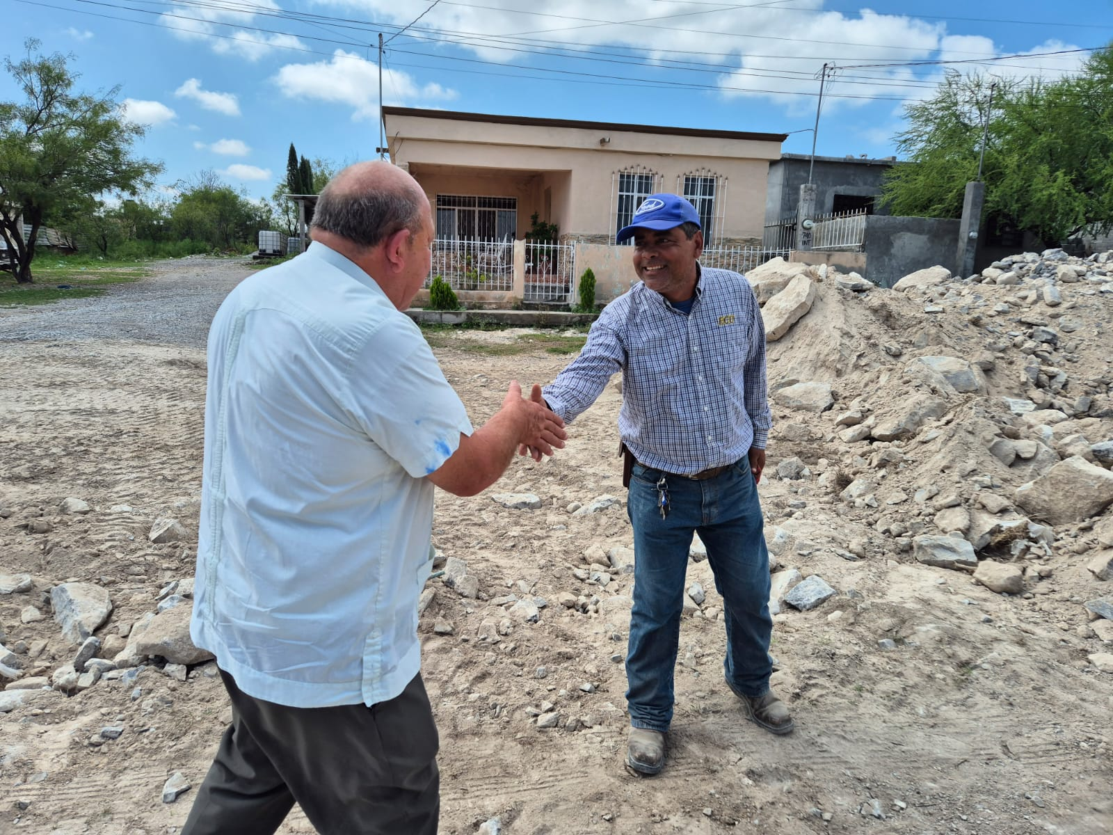 Alcalde Juan Antonio Garza García impulsa construcción de red de drenaje en la Colonia Independencia