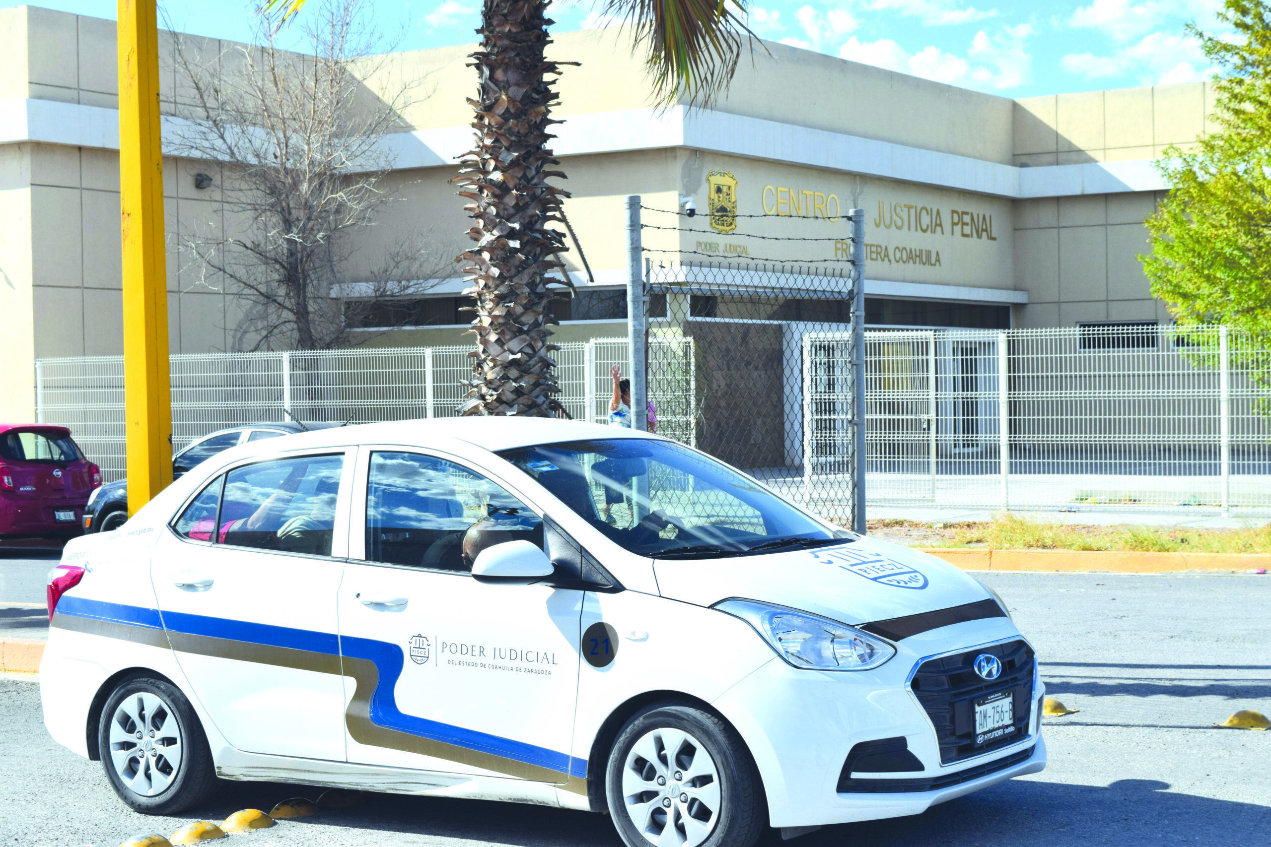 Auto de vinculación por robarse un Tsuru