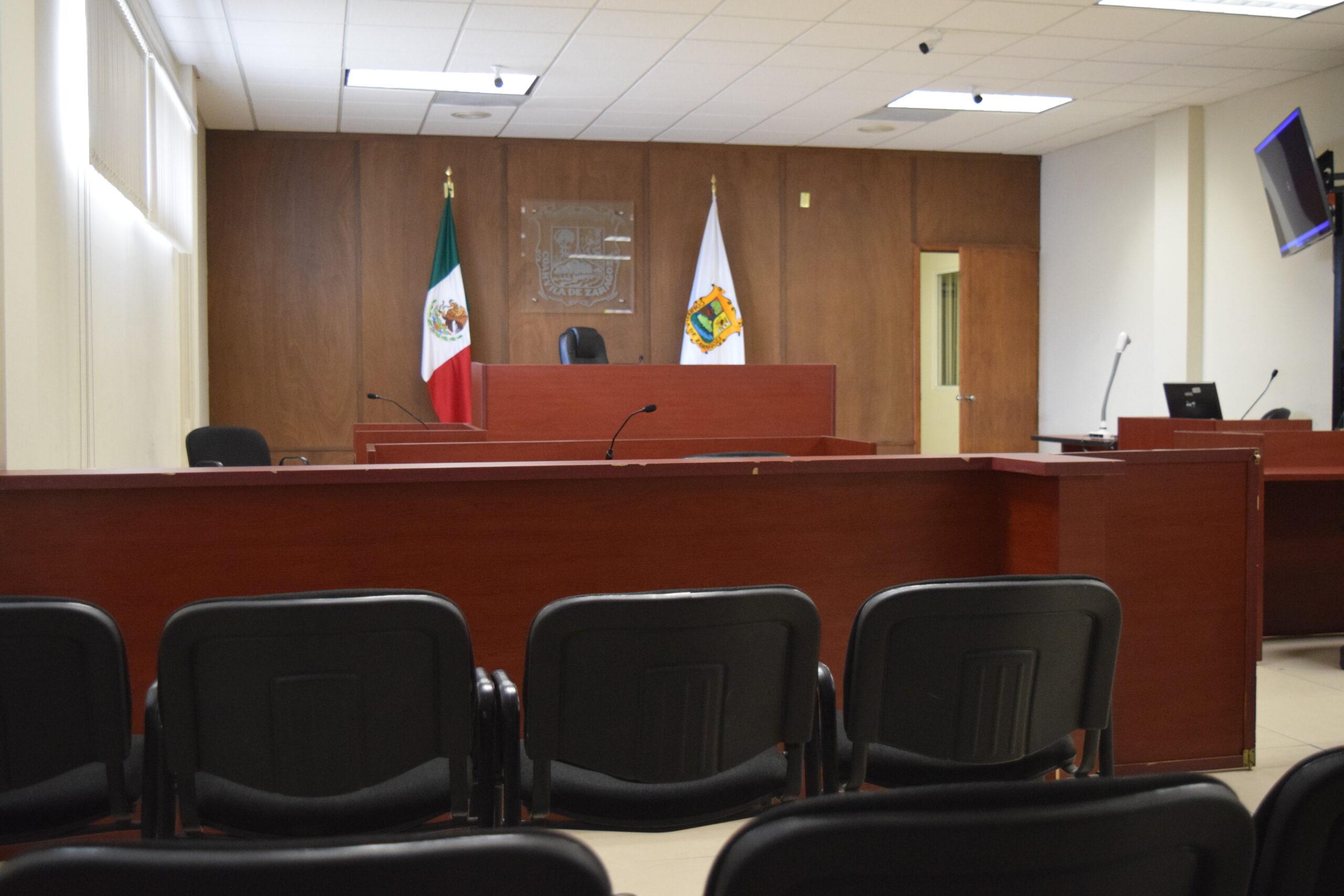 Condenan a médico por robo de vehículo