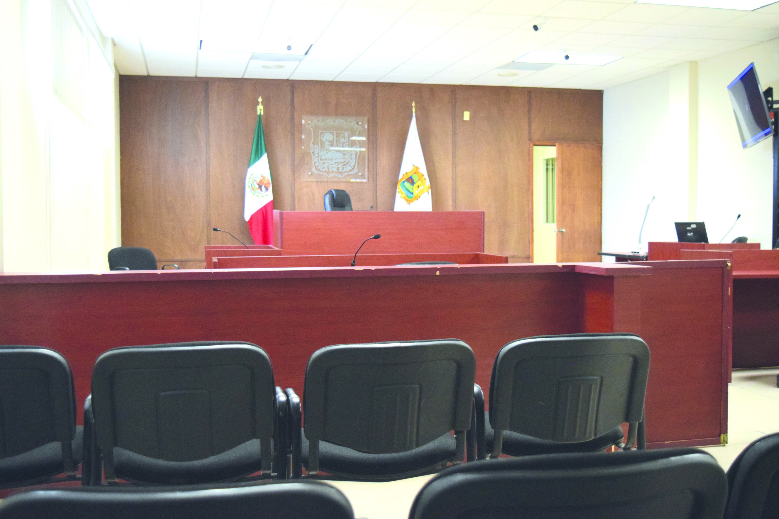 Irá a la cárcel médico por recuperar su auto