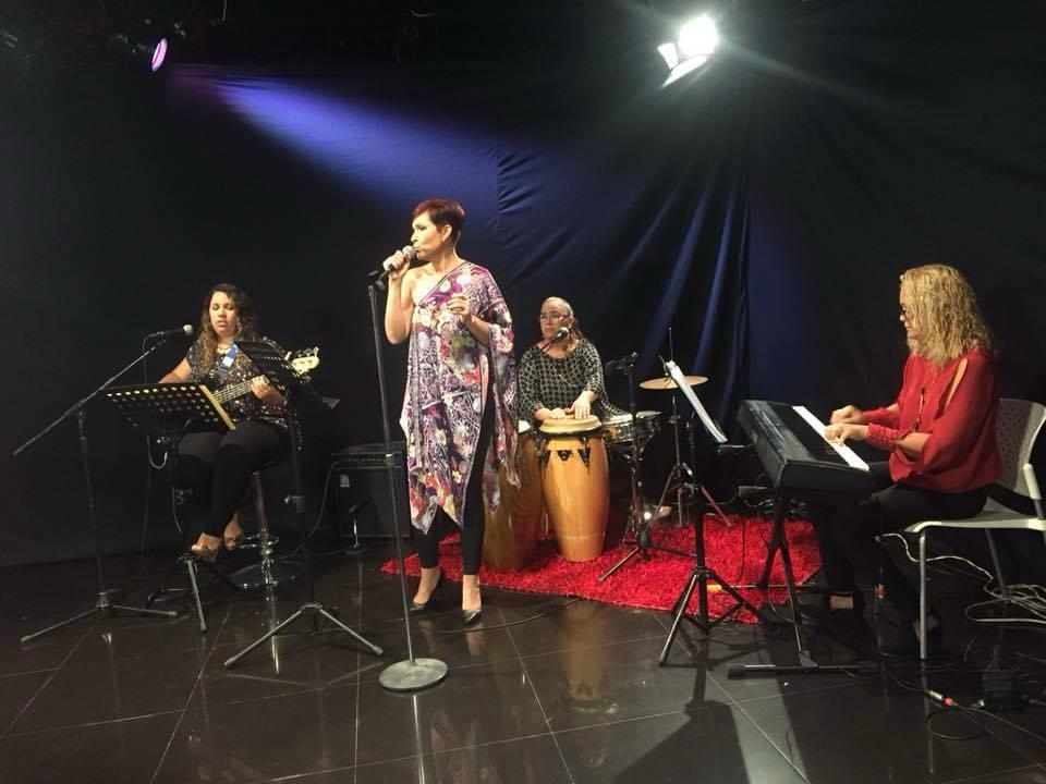 Tributo al romanticismo en la voz de Julia Carlín