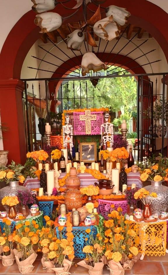 Con Camino de las Flores honra Parras a los muertos