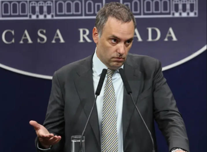 Despiden a tres mil servidores públicos en Argentina