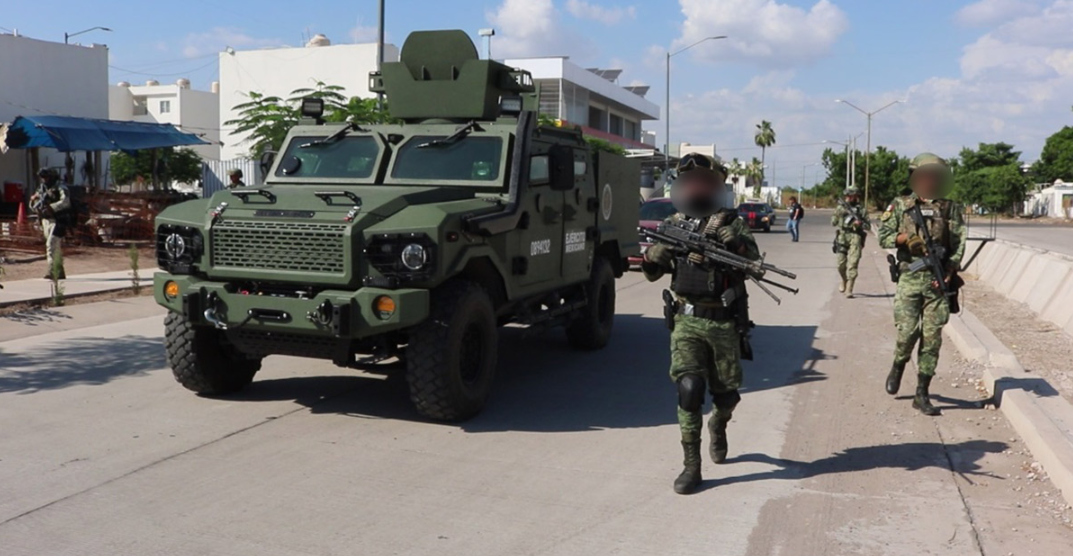 Ejército recorre calles de Culiacán en vehículos blindados