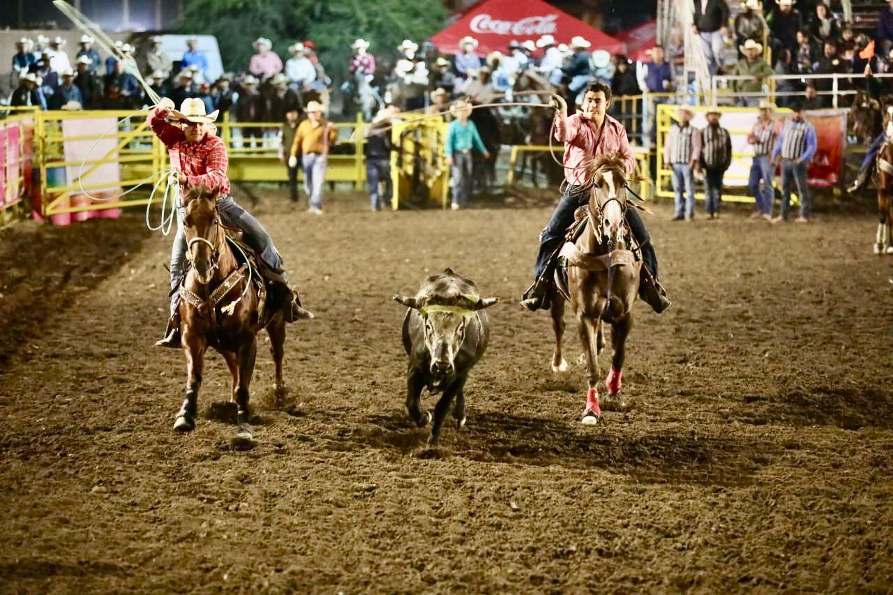 Viven cabalgata, parrillas y fiesta en Rodeo Saltillo 2024