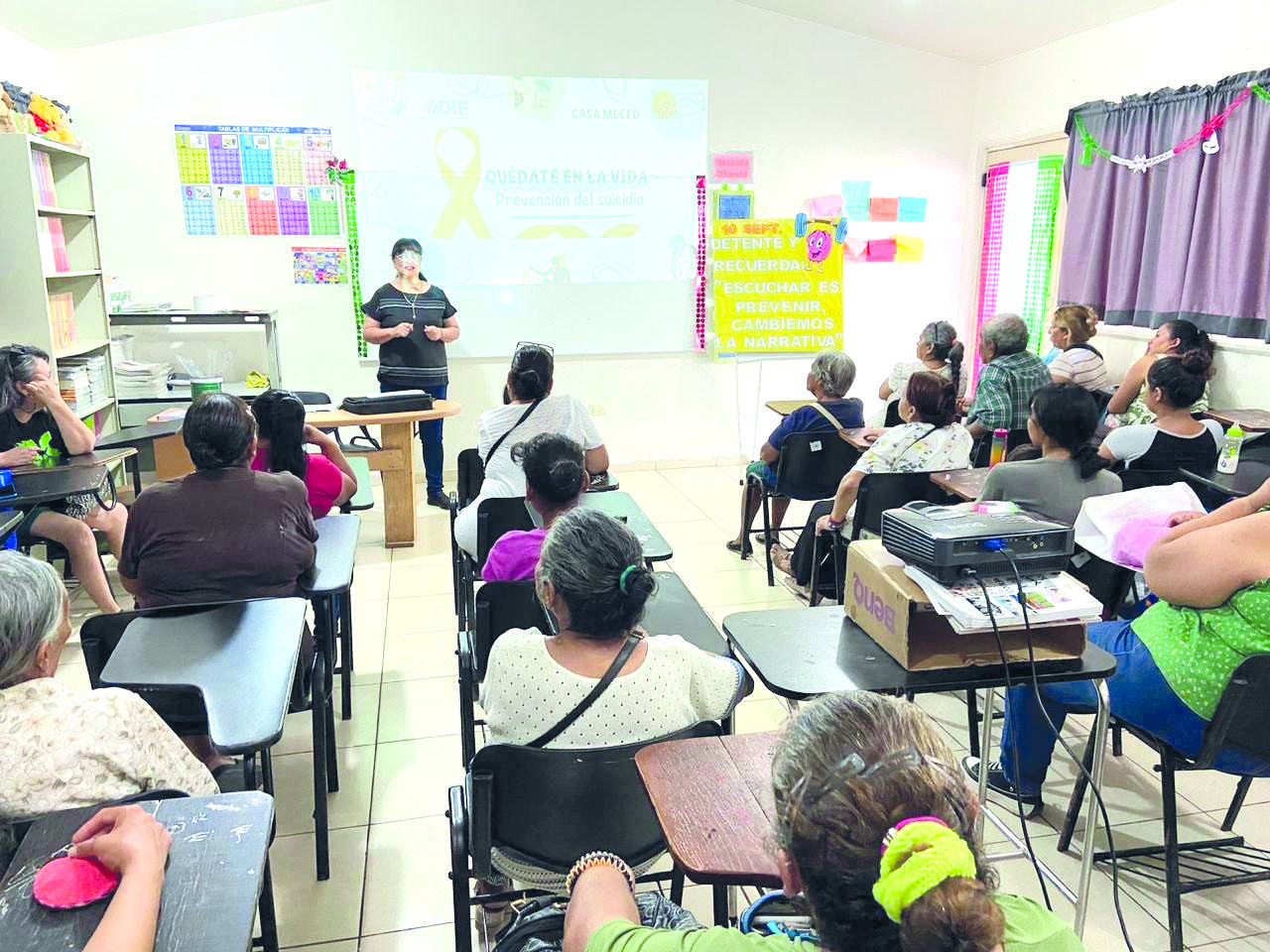 Imparten conferencia “Quédate en la Vida”
