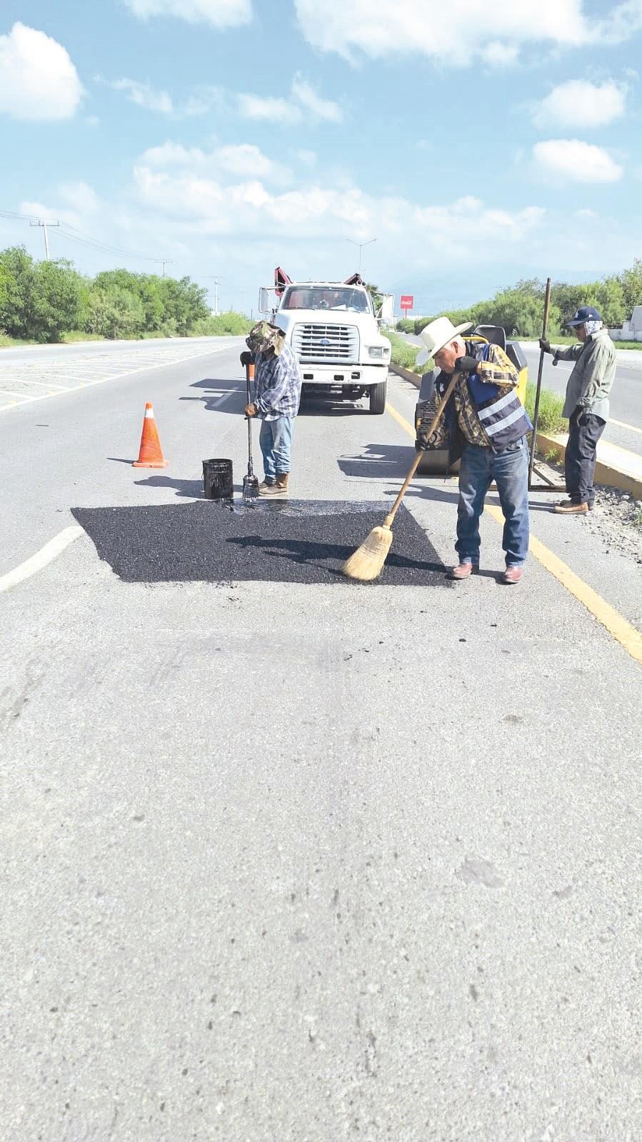 Aceleran trabajos de bacheo en Monclova