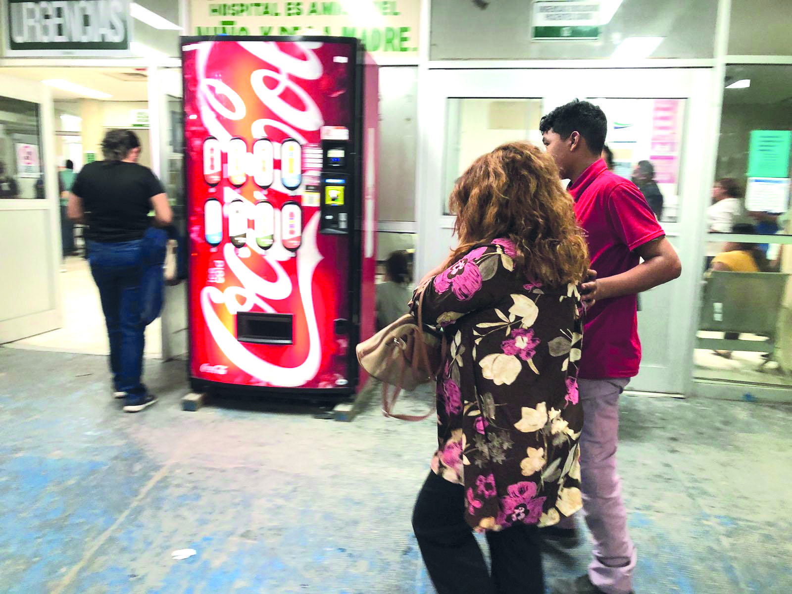 Le rompe la nariz a mujer de puñetazo
