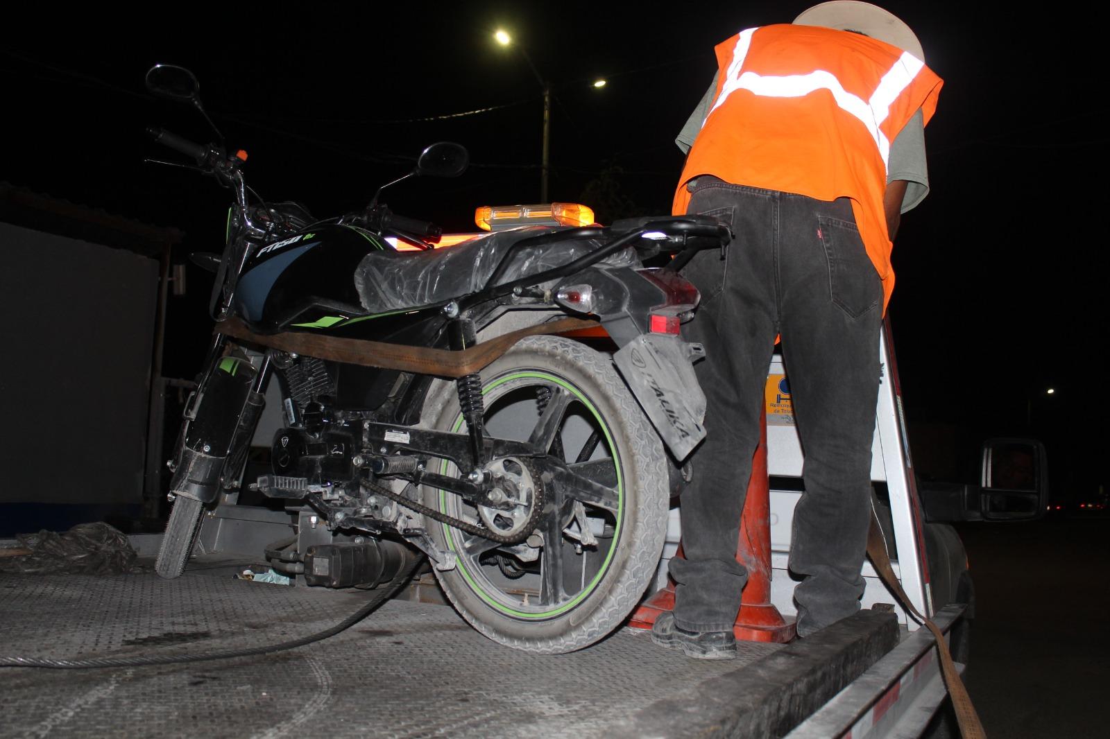 Detienen a motociclista menor de edad y ebrio