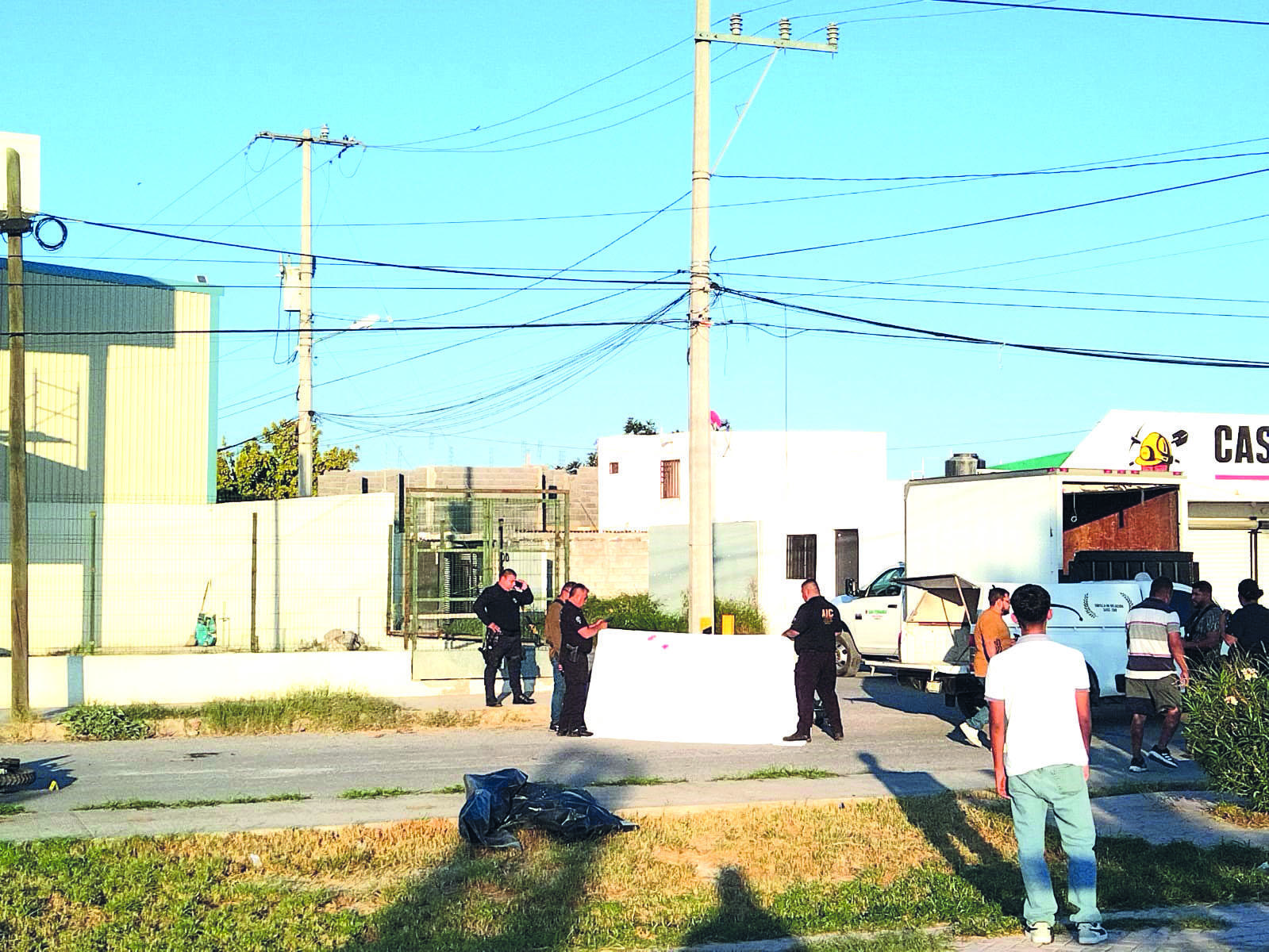 Muere motociclista al impactar camión