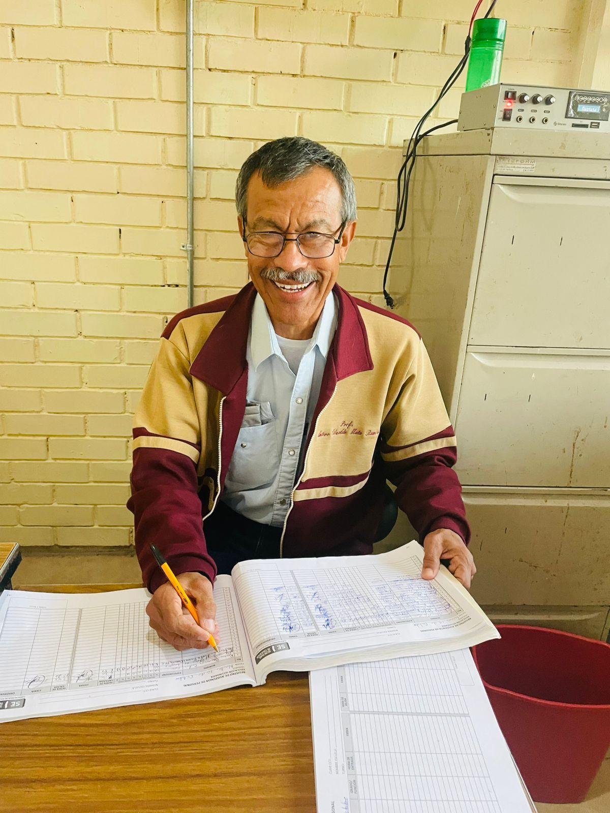 Emotiva despedida al Profesor Antero