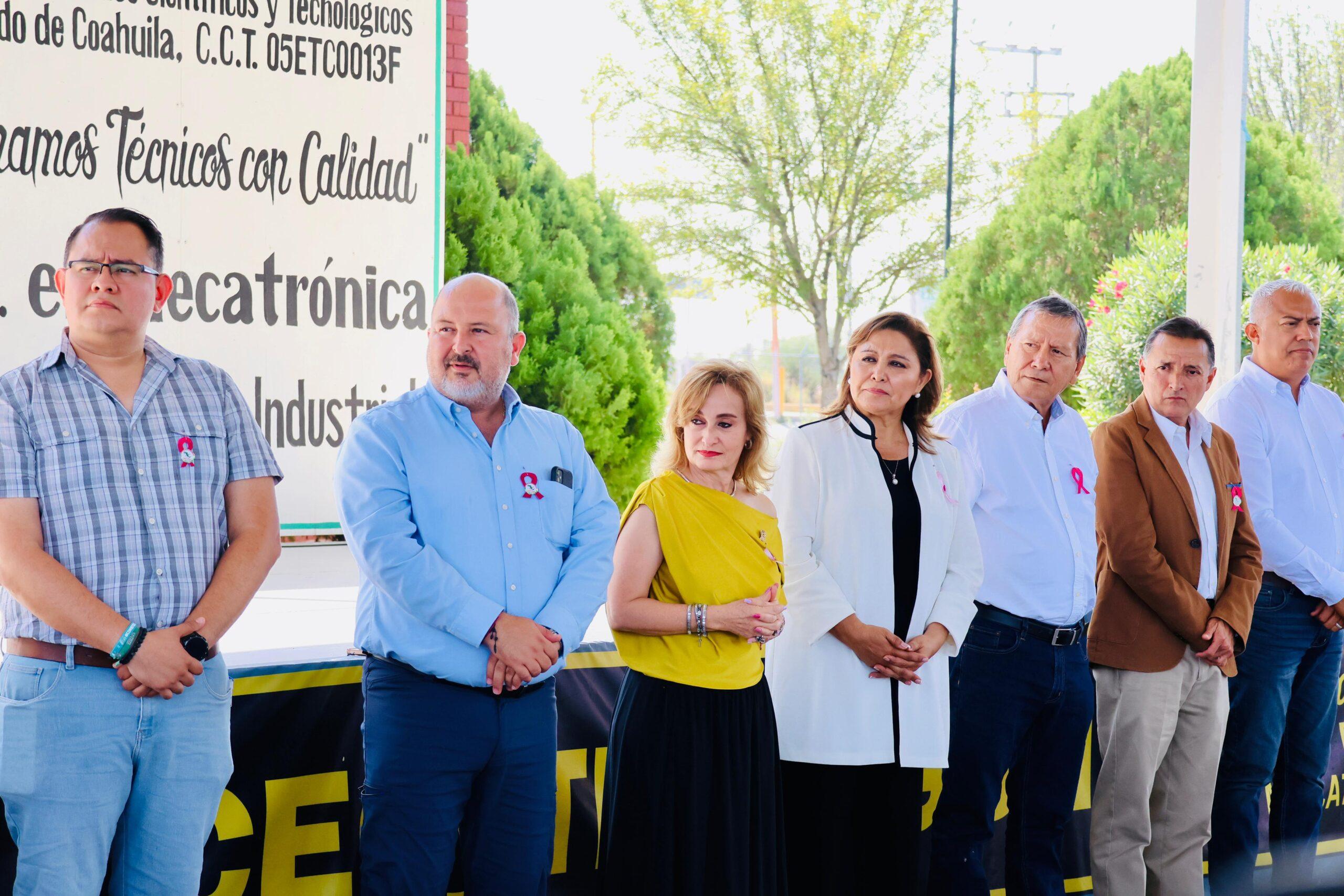 Asiste Diana Haro a Feria de la Salud