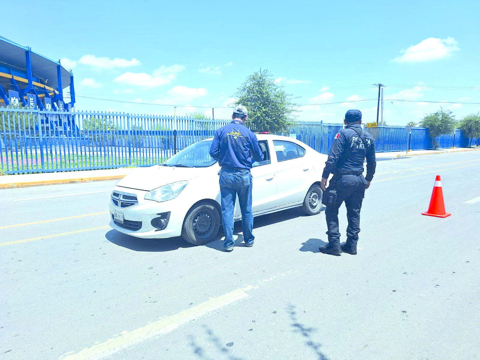Arranca decomiso por placas vencidas