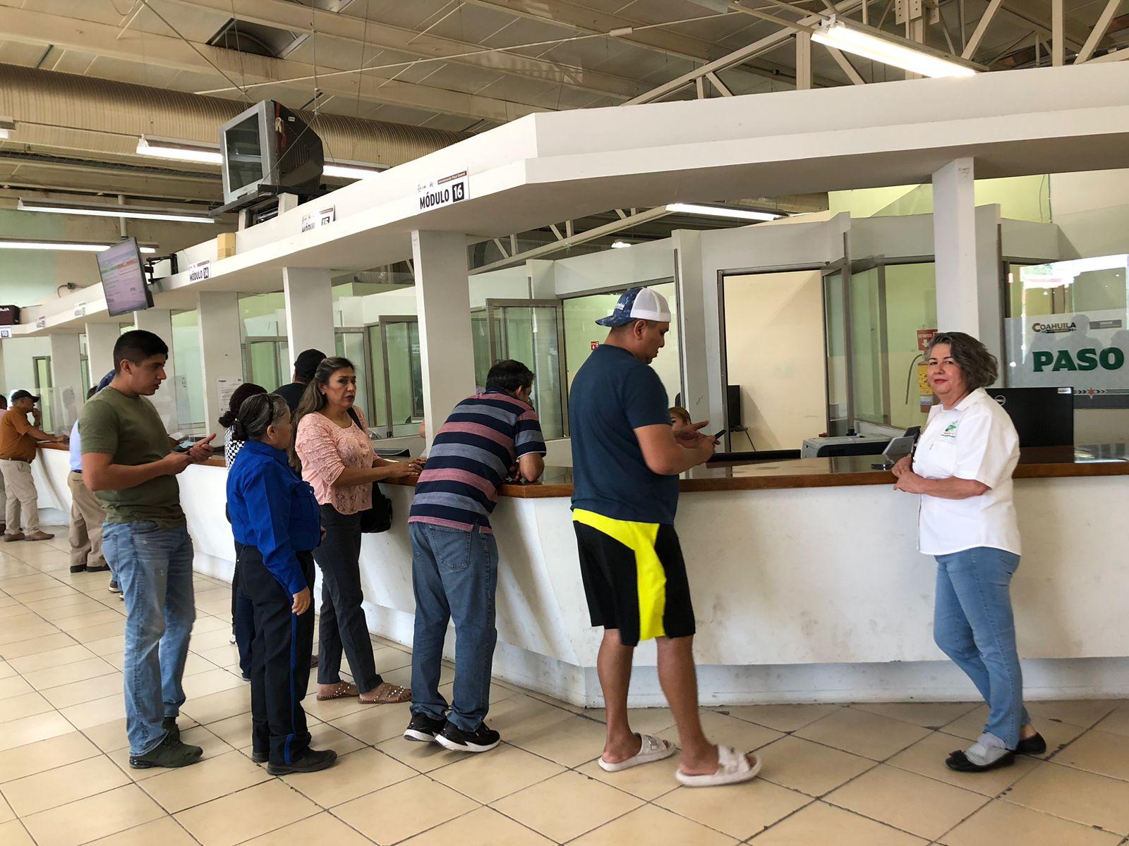 No obtienen placas unos 2 mil vehículos