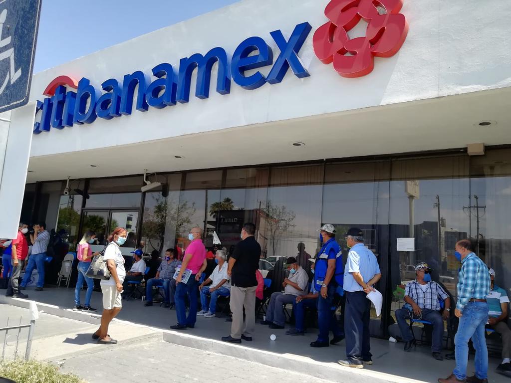 Pagan hoy aguinaldo a pensionados IMSS