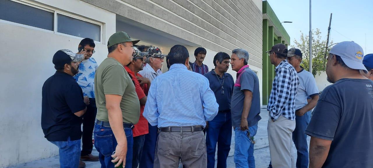 Denuncian obreros ante FGE saqueo en AHMSA