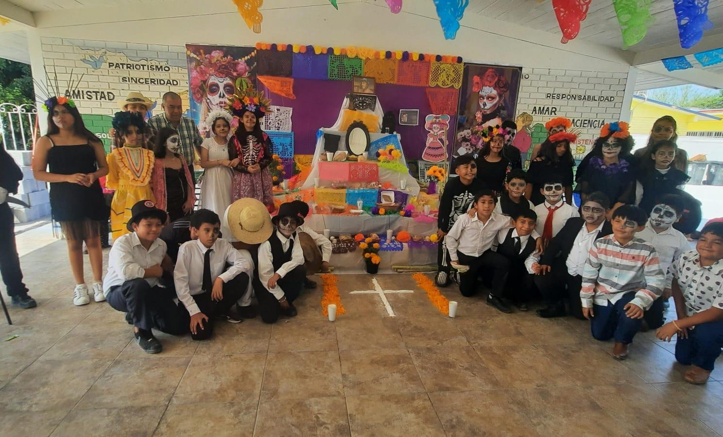 Celebran con festival el Día de los Muertos