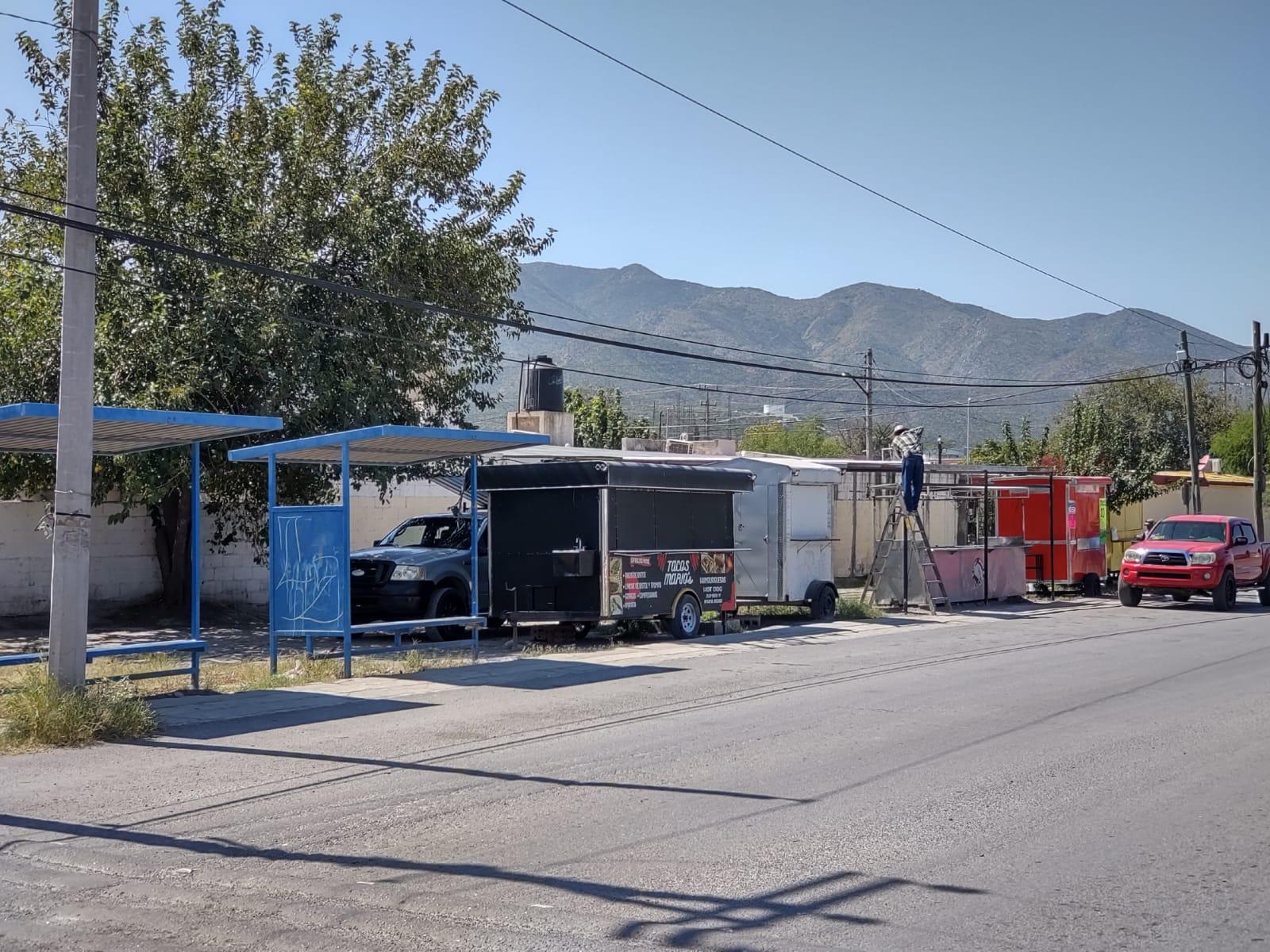 Protestan vecinos por invasión de ambulantes