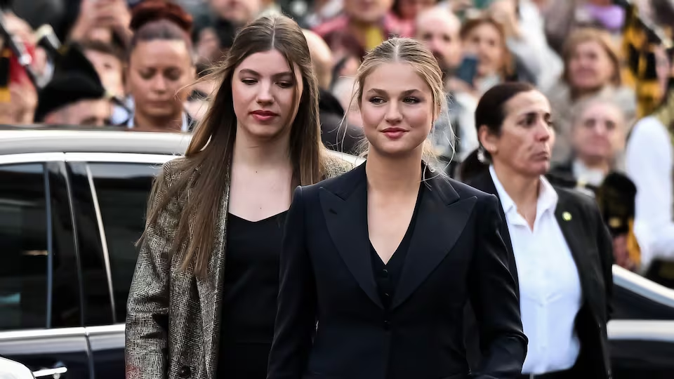 La princesa Leonor se olvida de los vestidos y elige esmoquin para los premios Princesa de Asturias