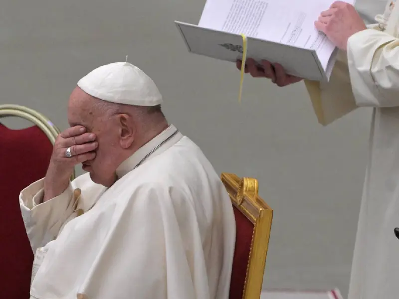 Iglesia católica no se decide a permitir la ordenación de las mujeres