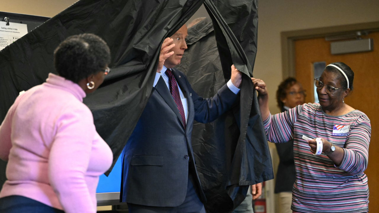 Biden vota de forma anticipada en las elecciones presidenciales de EU