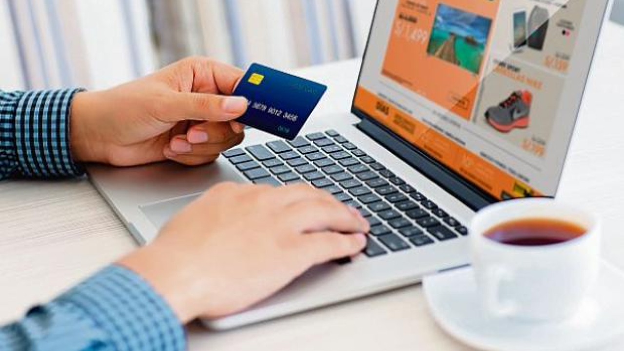 36% de mexicanos usarán Inteligencia Artificial para comprar en línea en Navidad