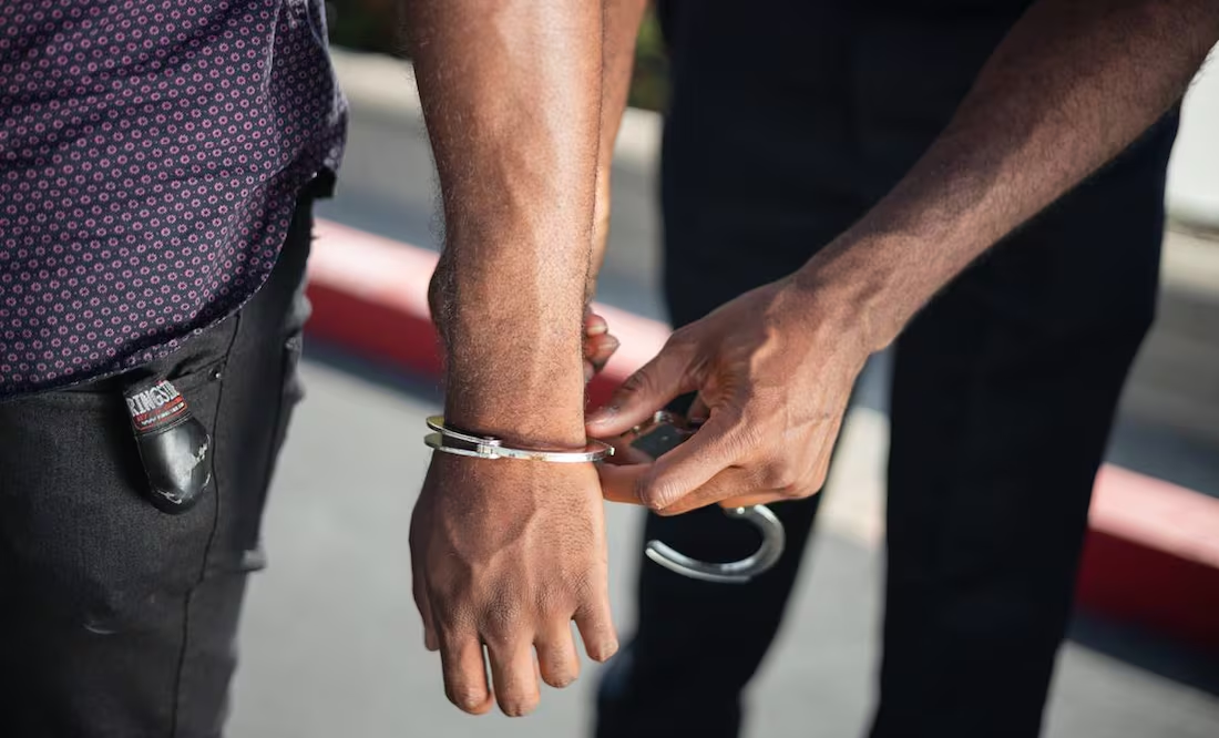 Detienen a hombre que durmió con el cadáver de su esposa por más de 10 días; policía de Perú investiga posible feminicidio