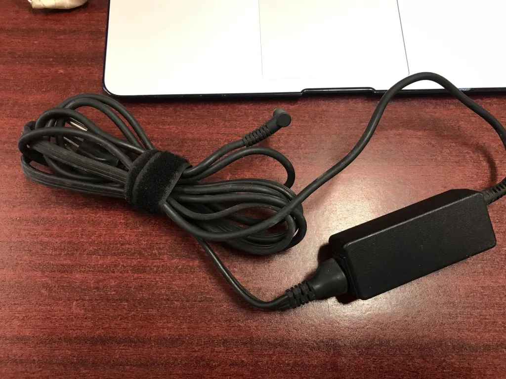 Cómo saber si el cargador del computador portátil está a punto de dañarse