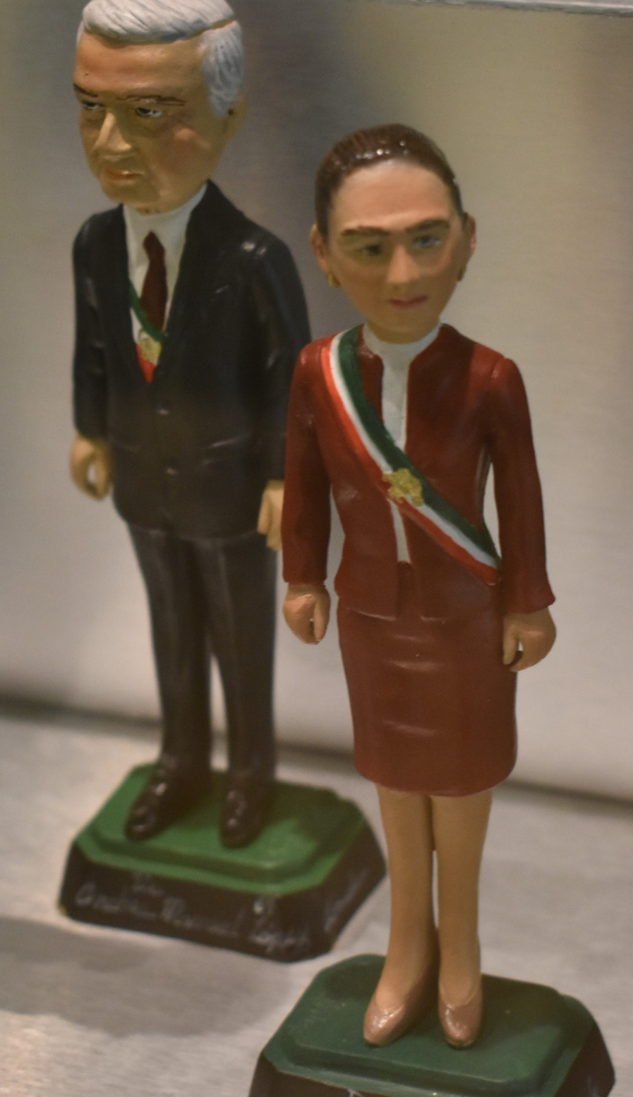 MINI ESCULTURA DE LA PRESIDENTA CLAUDIA SHEINBAUM SE INTEGRA A COLECCIÓN EN MUSEO DE HISTORIA EN N.L.