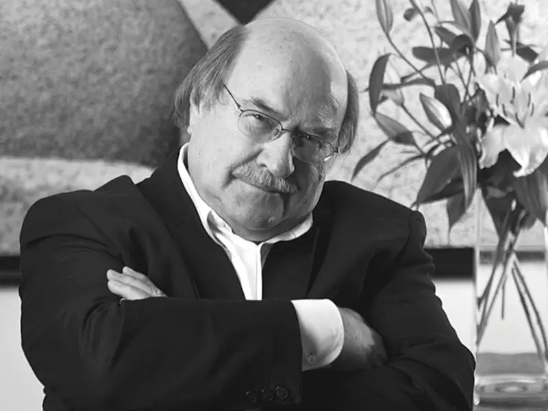Muere el escritor chileno Antonio Skármeta, autor de ‘El cartero de Neruda’