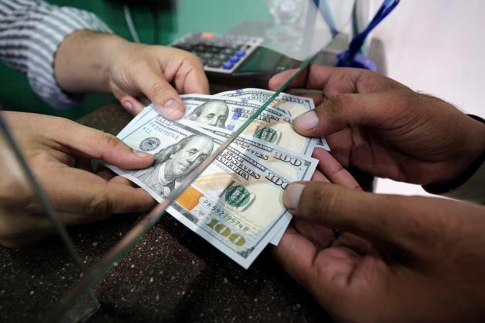 Precio del dólar hoy 17 de octubre: peso cerró relativamente estable