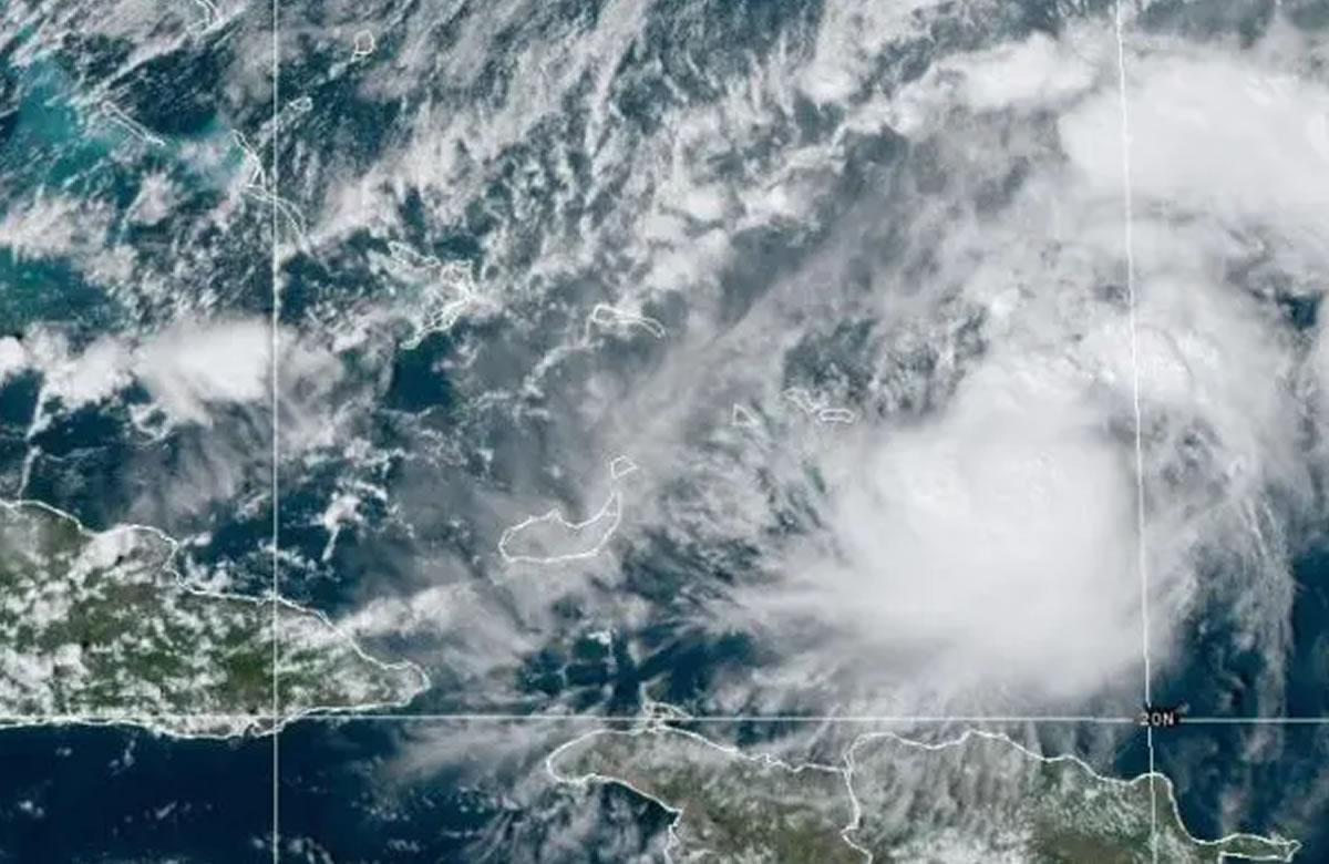 ‘Oscar’ se convierte en huracán y amenaza con impactar en Cuba