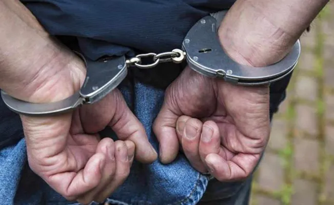 Detienen a sujeto con 52 paquetes de droga