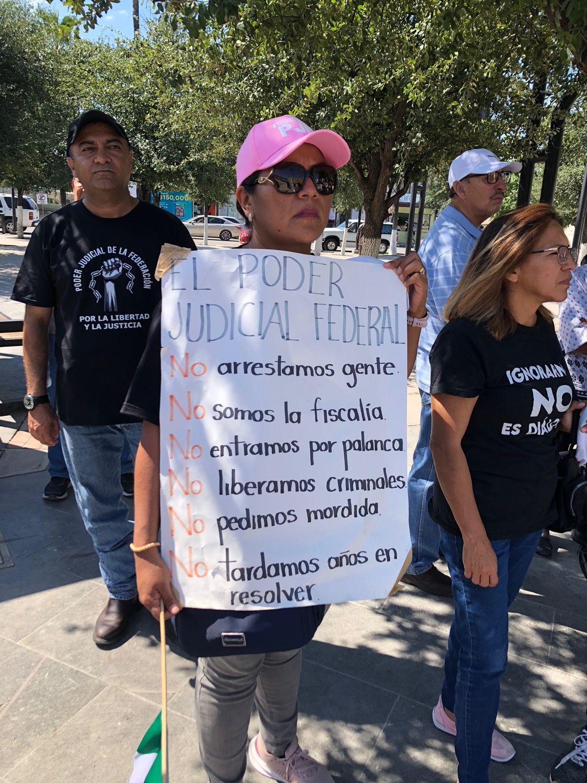 Marchan empleados del PJ y estudiantes