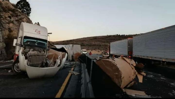 “Otra vez” paralizada Carretera Federal 57