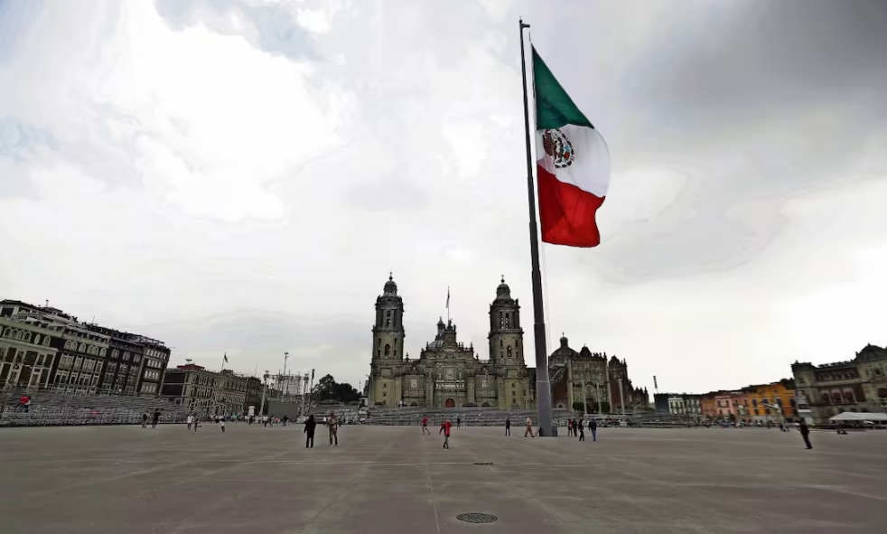 Ante amenazas de Trump, México tendrá bajo crecimiento, alta inflación e inestabilidad financiera: Moody’s Analytics