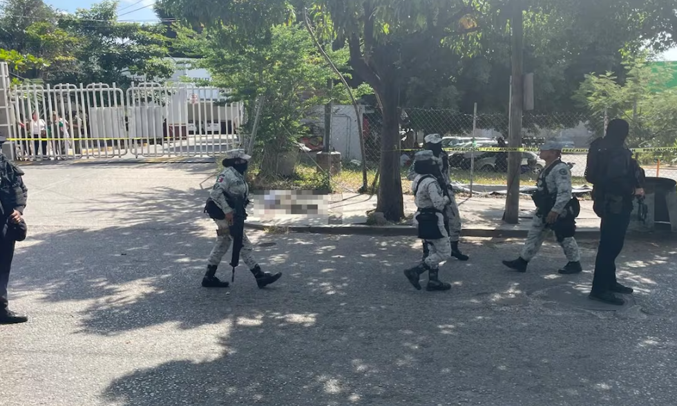 Ataque armado en Chilpancingo deja dos muertos y cuatro heridos frente a una tienda de autoservico