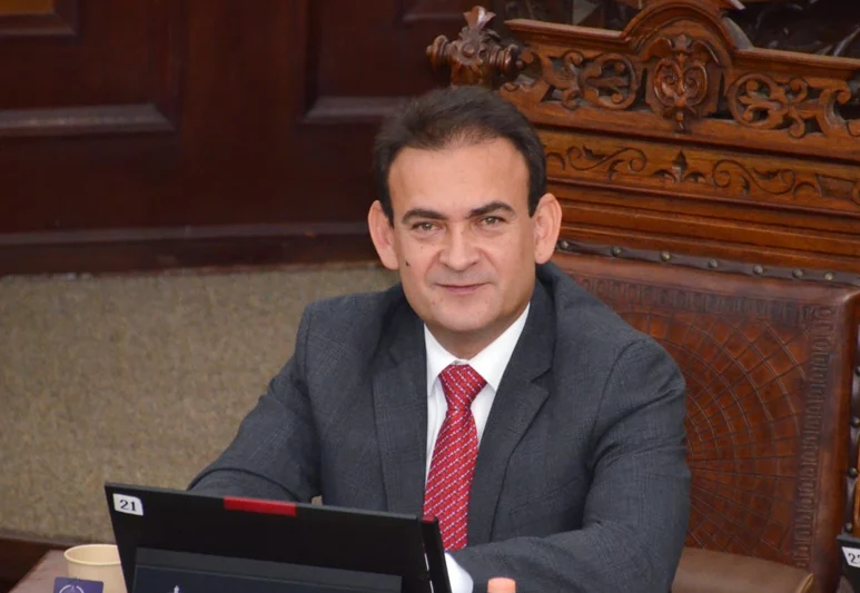 Exhorta Álvaro Moreira facilitar prácticas de Trabajo Social