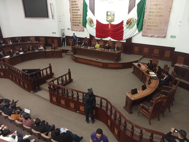 Realizan alumnos de UAdeC Impulsor Legislativo Estatal
