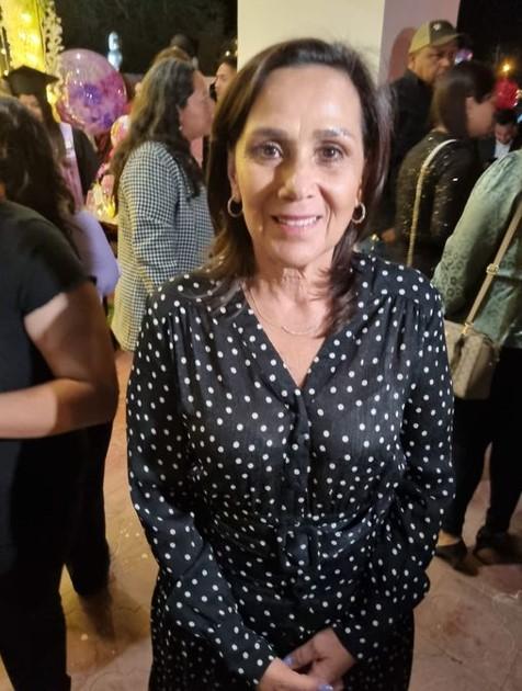 Resalta Liliana Salinas el valor de las becas  