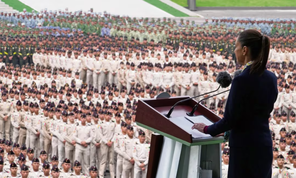 Con Ejército y Marina se construye paz y trenes.- Sheinbaum