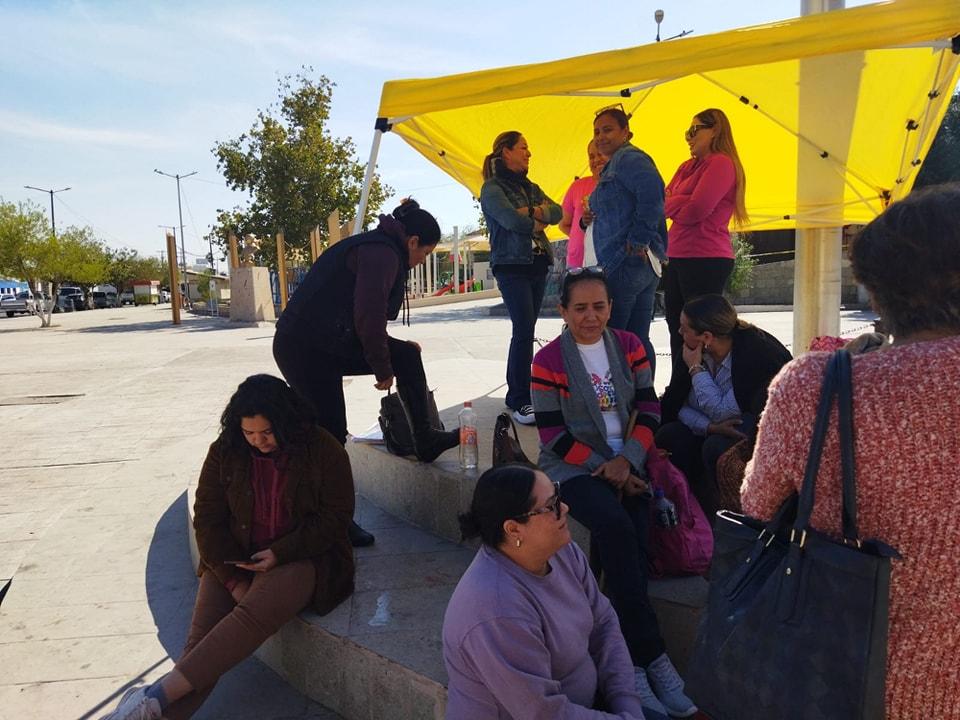 Toman padres escuela; rechazan al conserje