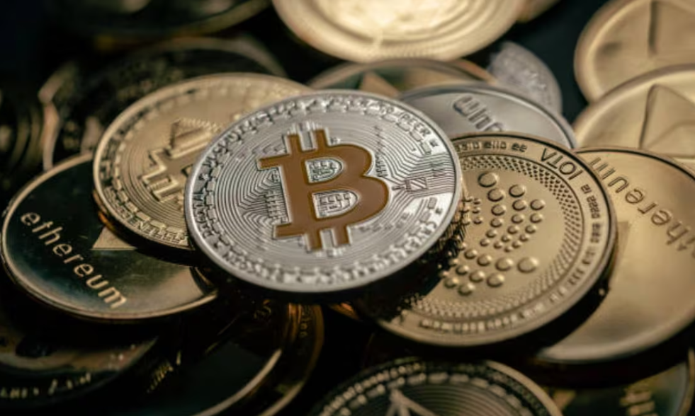 EU acusa a 9 personas por lavar criptomonedas para cárteles mexicanos; efectivo era entregado a líderes criminales